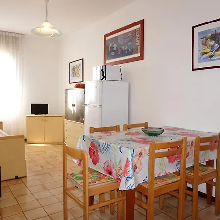 Excellent Location For A Flat With Shared Pool Apartment
