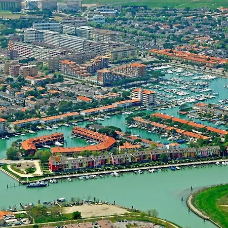 Excellent Location For A Flat With Shared Pool Apartman *