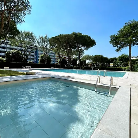 Excellent Location For A Flat With Shared Pool Apartment